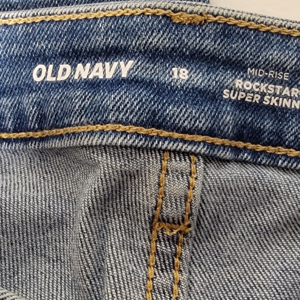 OLD NAVY "ROCKSTAR MIDRISE SUPER SKINNY" Jeans Size 18 NWT - Picture 4 of 7